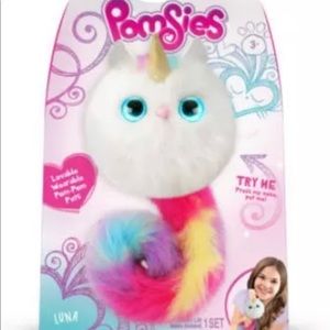 New In Box Luna Pomsies Unicorn